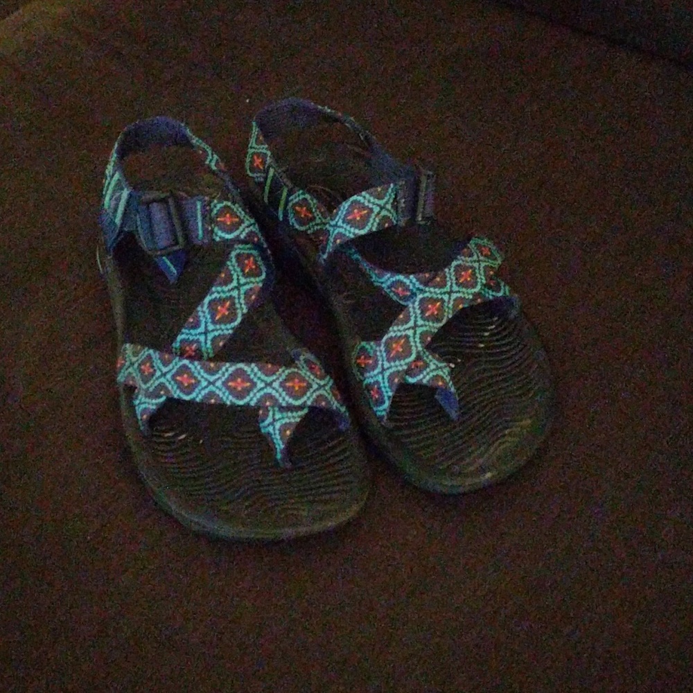 Womens chacos size 7